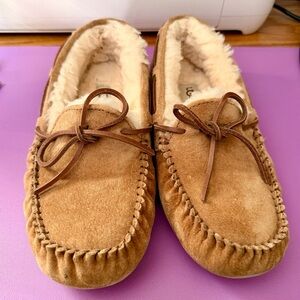 UGG Dakota Women’s moccasin slippers